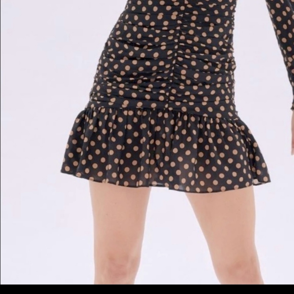 New  REVOLVE MINKPINK ruched mini dress M . Very Feminine & Flirty - Picture 3 of 3
